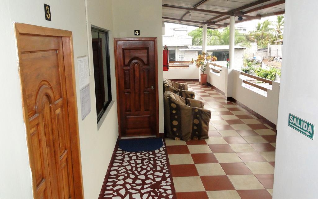 Hostal Arena Negra Puerto Ayora  Kültér fotó